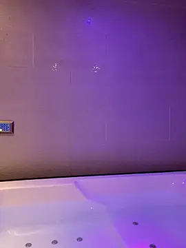 Snapshot of hihi0169 chatting on December 2024 01:33:02 PM hihi0169 online show from December 2024 01:33:02 PM