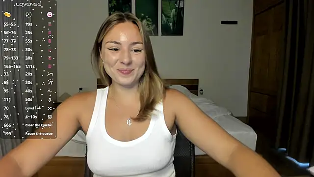 Snapshot of ThreeshaWhite chatting on May 2026 04:40:01 AM ThreeshaWhite online show from May 2026 04:40:01 AM