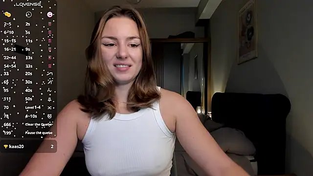 ThreeshaWhite online show from December 2025 12:53:02 PM