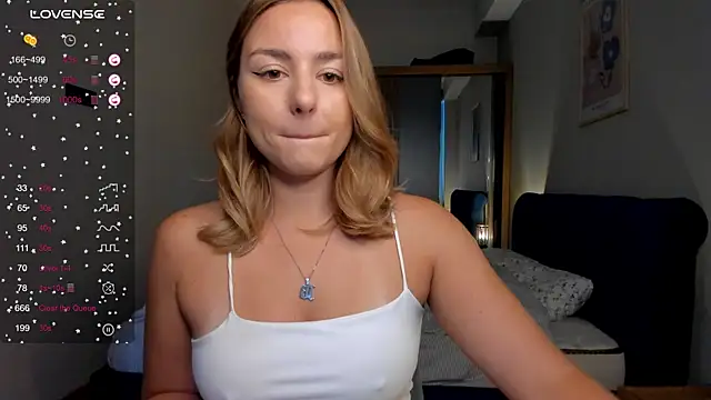 ThreeshaWhite online show from September 2025 06:36:02 AM