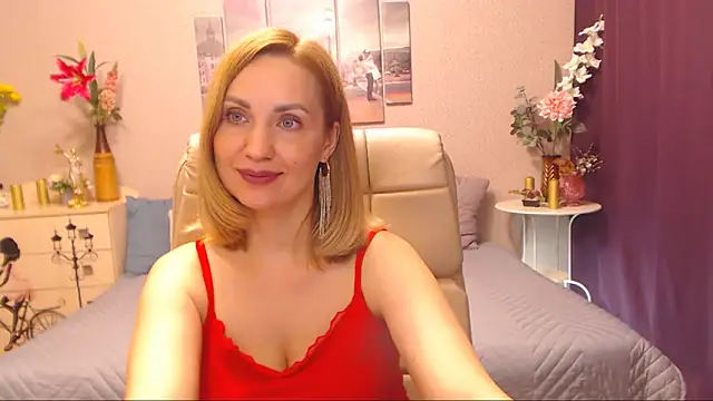 Snapshot of CatcherineAttraction chatting on December 2024 12:24:01 PM CatcherineAttraction online show from December 2024 12:24:01 PM