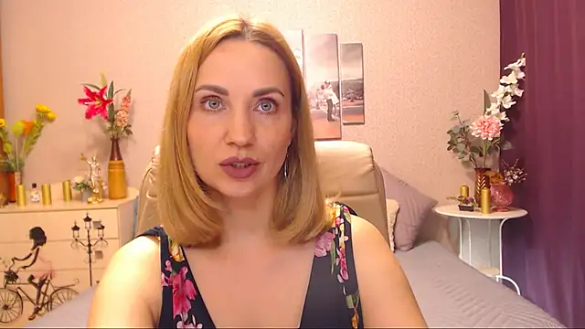 Snapshot of CatcherineAttraction chatting on January 2025 12:38:01 PM CatcherineAttraction online show from January 2025 12:38:01 PM