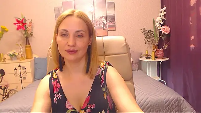 Snapshot of CatcherineAttraction chatting on March 2025 11:43:01 AM CatcherineAttraction online show from March 2025 11:43:01 AM