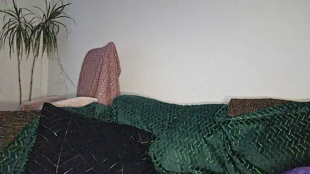 Cyndee Winter online show from November 2025 03:16:02 PM