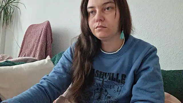 Cyndee Winter online show from November 2025 01:22:01 PM