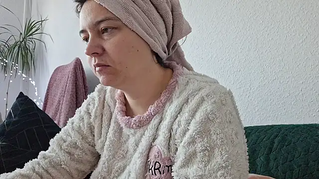 Cyndee Winter online show from November 2025 08:35:01 AM