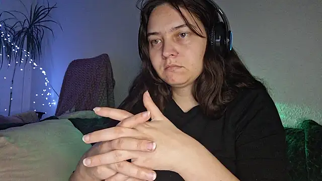 Cyndee Winter online show from November 2025 09:48:02 PM