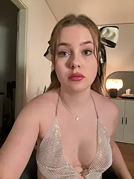 MaribelRiver online show from September 2025 07:30:01 PM