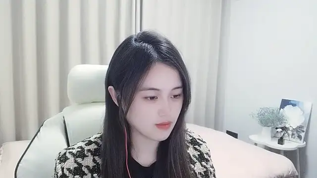 Snapshot of Wofeifei-baby chatting on December 2024 03:58:01 PM Wofeifei-baby online show from December 2024 03:58:01 PM