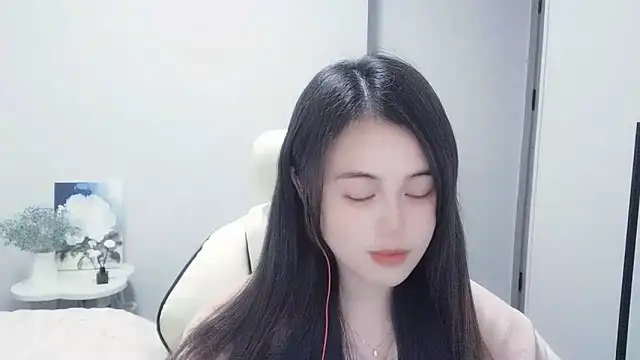 Snapshot of Wofeifei-baby chatting on January 2025 03:39:01 PM Wofeifei-baby online show from January 2025 03:39:01 PM