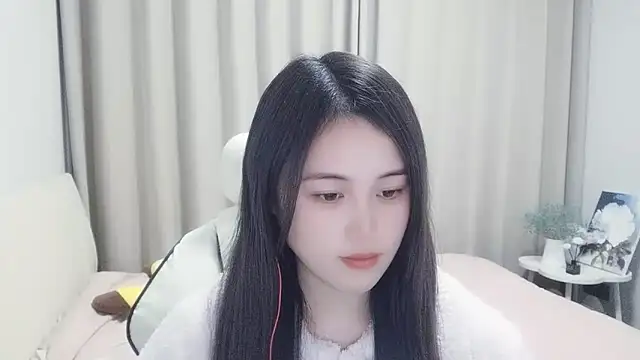 Snapshot of Wofeifei-baby chatting on December 2024 03:45:01 PM Wofeifei-baby online show from December 2024 03:45:01 PM