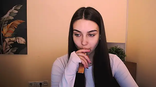Lili magic online show from September 2025 01:00:01 PM