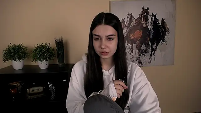 Lili magic online show from November 2025 04:17:01 PM