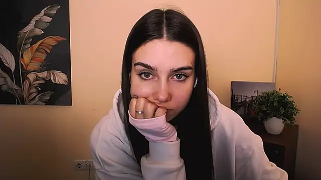 Lili magic online show from September 2025 01:05:02 PM