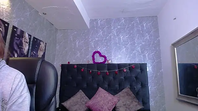 emma  smith1 online show from September 2025 09:08:01 AM