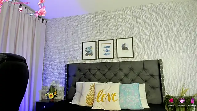 emma  smith1 online show from March 2025 12:28:01 PM