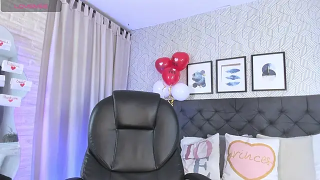 emma  smith1 online show from February 2025 12:22:02 PM