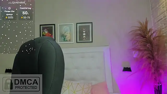 emma  smith1 online show from April 2026 10:44:01 AM