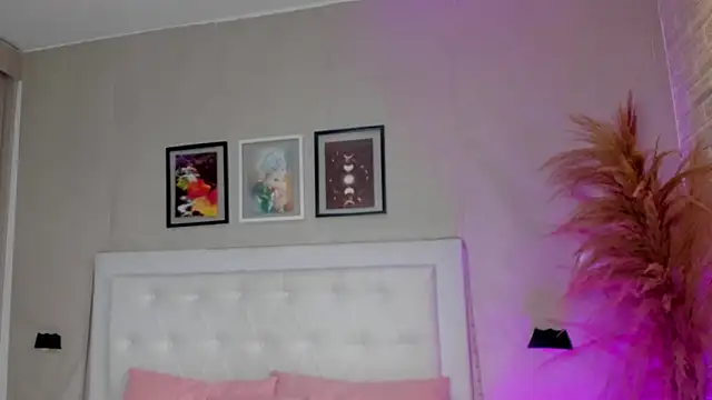 emma  smith1 online show from March 2026 12:21:01 PM