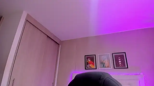 emma  smith1 online show from February 2026 12:40:02 PM