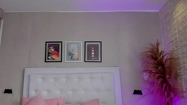 emma  smith1 online show from March 2026 12:54:02 PM