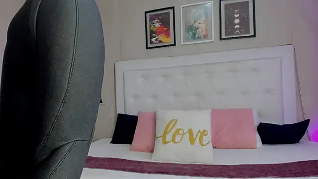 emma  smith1 online show from March 2026 11:47:01 AM