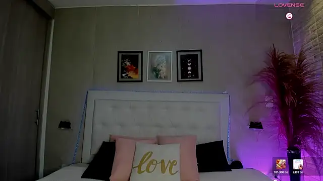 emma  smith1 online show from February 2026 12:11:01 PM