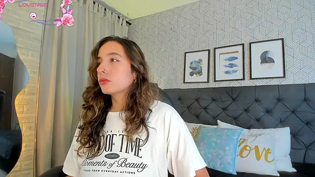 emma  smith1 online show from March 2025 12:36:02 PM