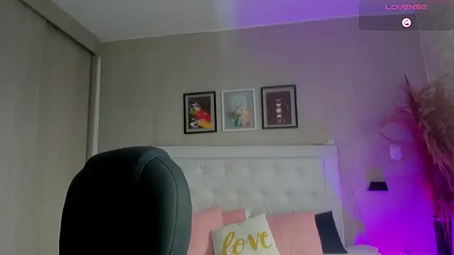 emma  smith1 online show from March 2026 02:35:01 PM