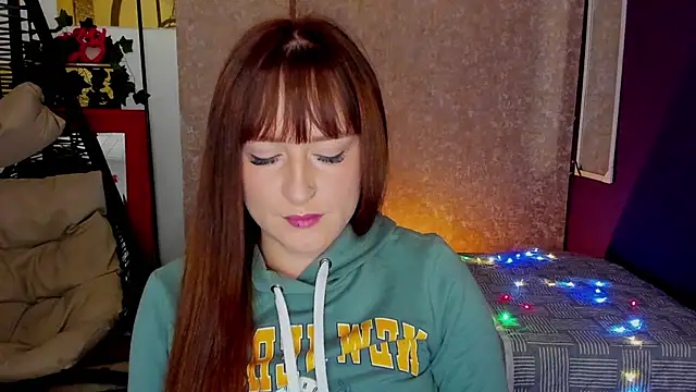 Snapshot of HalaanaTendeer chatting on March 2025 12:13:01 PM HalaanaTendeer online show from March 2025 12:13:01 PM