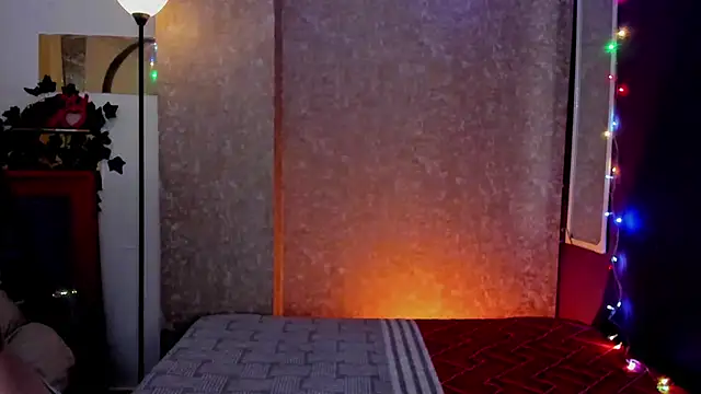 Snapshot of HalaanaTendeer chatting on March 2025 12:45:01 PM HalaanaTendeer online show from March 2025 12:45:01 PM