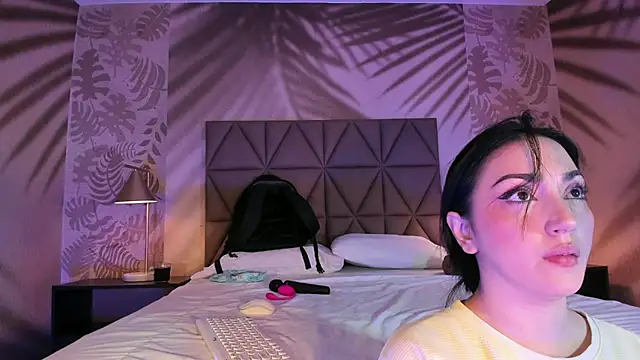 LIAH IZUMI online show from February 2026 01:22:02 PM