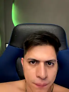 Niicky1  online show from December 2025 04:46:02 AM