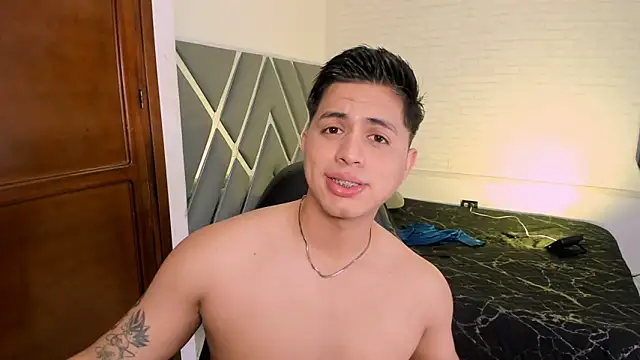 Niicky1  online show from January 2026 02:54:02 PM