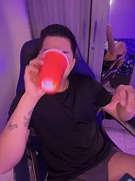 Niicky1  online show from April 2026 10:38:02 PM