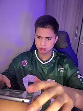 Niicky1  online show from April 2026 02:24:01 PM