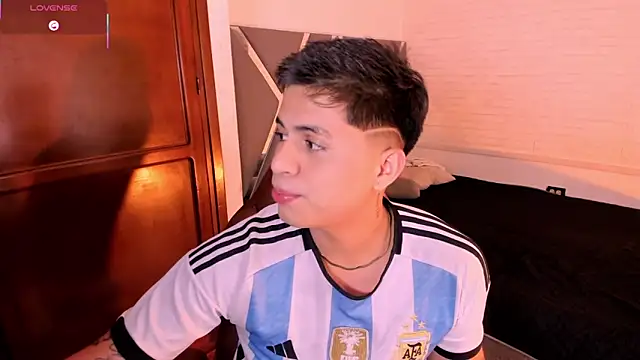 Niicky1  online show from February 2026 08:42:01 PM