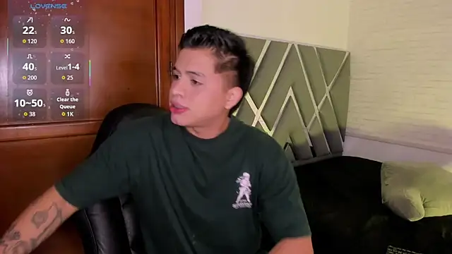 Niicky1  online show from December 2025 03:14:02 PM