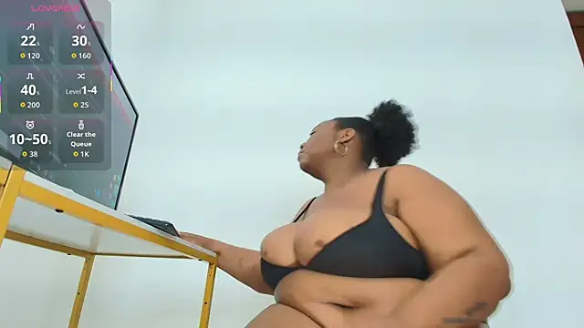 Breisy bigboobs online show from November 2025 07:25:02 PM