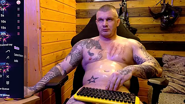 Snapshot of MrrKray chatting on February 2026 10:32:01 AM MrrKray online show from February 2026 10:32:01 AM