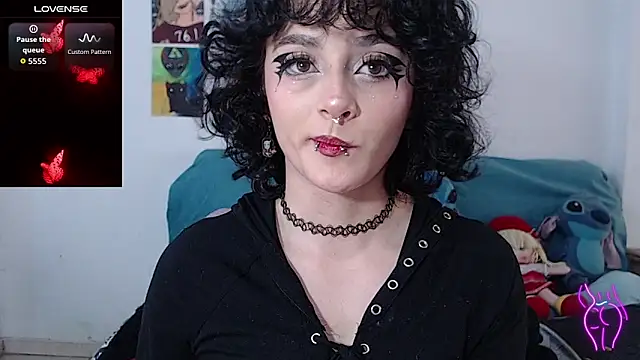 kitty22  online show from September 2025 01:39:01 PM