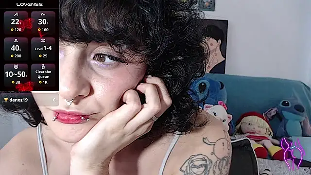 kitty22  online show from October 2025 01:34:02 PM