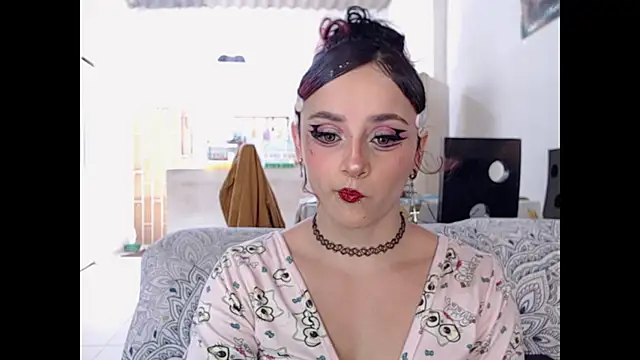 kitty22  online show from April 2026 05:15:01 PM