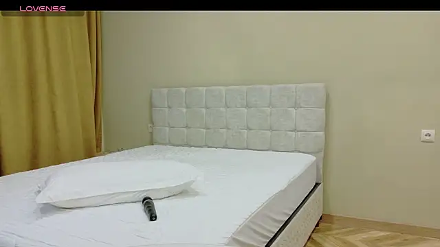 Linajill online show from February 2026 03:27:01 AM