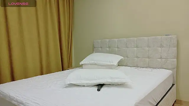 Linajill online show from December 2025 04:25:02 AM