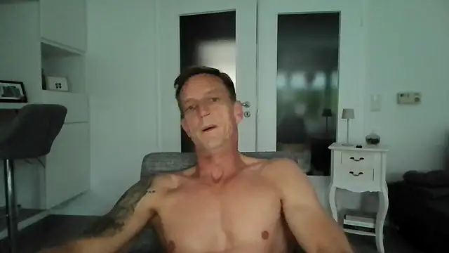 dirks71 online show from September 2025 05:17:01 PM