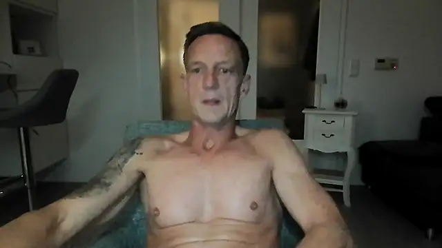 dirks71 online show from October 2025 05:23:02 PM