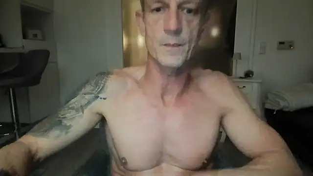 dirks71 online show from December 2025 06:31:01 PM