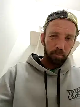 Treemandude online show from October 2025 02:43:02 AM
