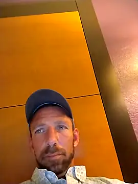 Treemandude online show from November 2025 01:43:01 AM